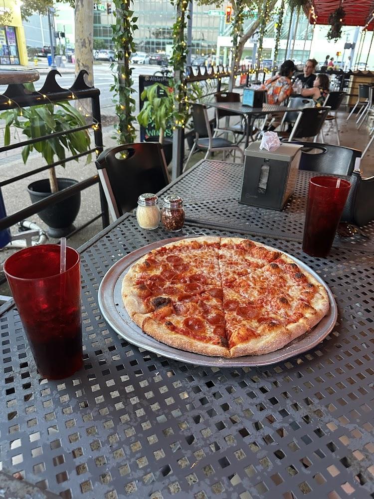 Albie's Pizza & Bar